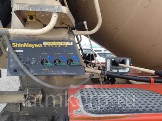 Автобетоносмеситель Mitsubishi Fuso кузов FQ62F г 2007 миксер ShinMaywa MW455-373S груз 11 тн пробег 158 т.км 2019 года б/у фото 10