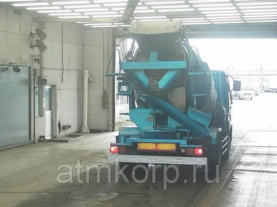 Автобетоносмеситель Mitsubishi Fuso кузов FK72FZ г 2007 миксер грузоподъемность 7,88 тн пробег 250 т.км 2019 года б/у фото 4