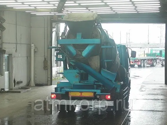 Автобетоносмеситель Mitsubishi Fuso кузов FK72FZ г 2007 миксер грузоподъемность 7,88 тн пробег 250 т.км 2019 года б/у фото 7