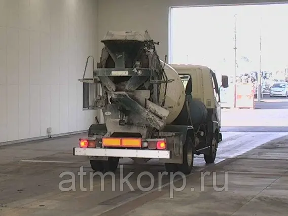 Автобетоносмеситель Mitsubishi Fuso FK71RC г 2006 миксер M16 объем 3,2 куб.м. грузопод 3,83 тн пробег 160 т.км 2019 года б/у фото 5