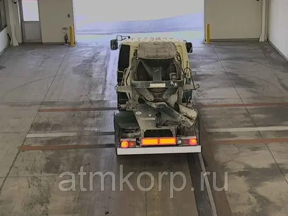 Автобетоносмеситель Mitsubishi Fuso FK71RC г 2006 миксер M16 объем 3,2 куб.м. грузопод 3,83 тн пробег 160 т.км 2019 года б/у фото 6
