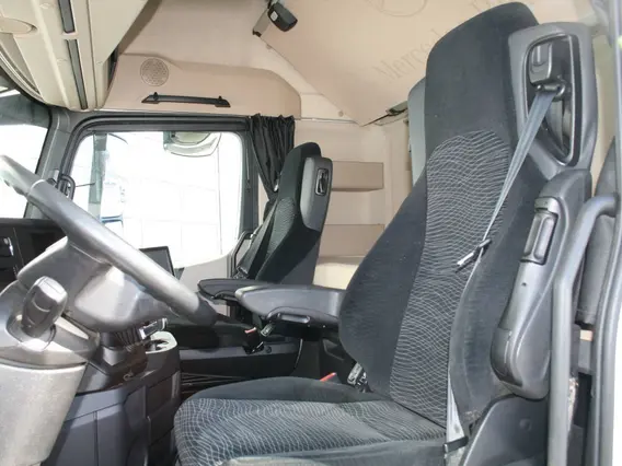 Тягач Mercedes-Benz Actros 1845LS 2015 года б/у фото 7
