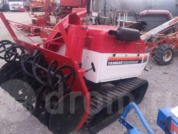 Дорожно-уборочный автомобиль Yanmar, 2015 2015 года б/у