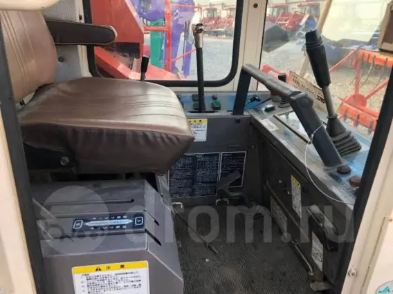 Комбайн Kubota AX85 2014 года б/у фото 8