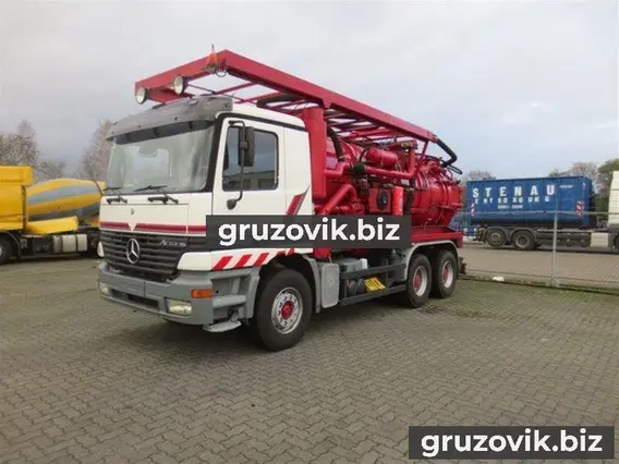 Дорожно-уборочный автомобиль Mercedes-Benz Actros 1999 года б/у