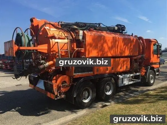 Дорожно-уборочный автомобиль Mercedes-Benz Actros 2001 года б/у фото 3