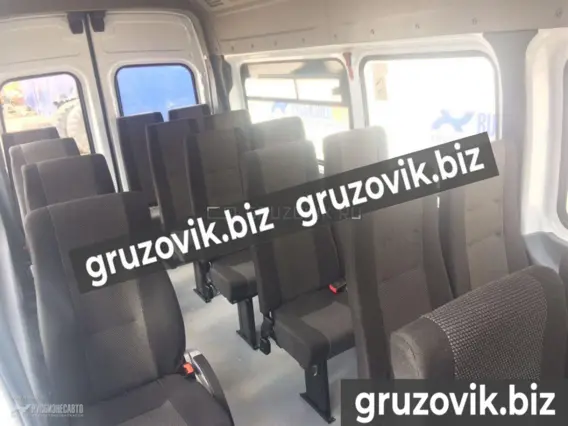 Микроавтобус Ford Transit 2018 года новый фото 5