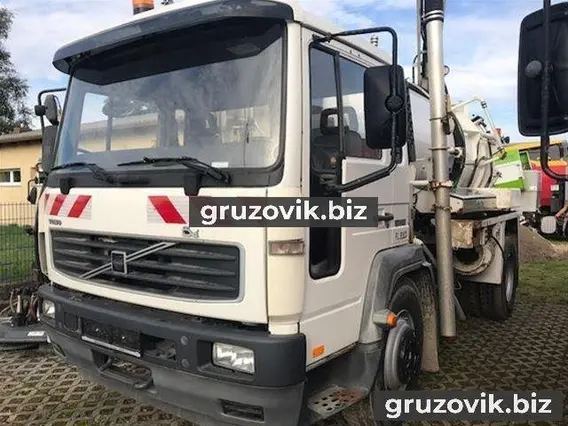 Вакуумная автоцистерна Volvo FL 220 2004 года б/у
