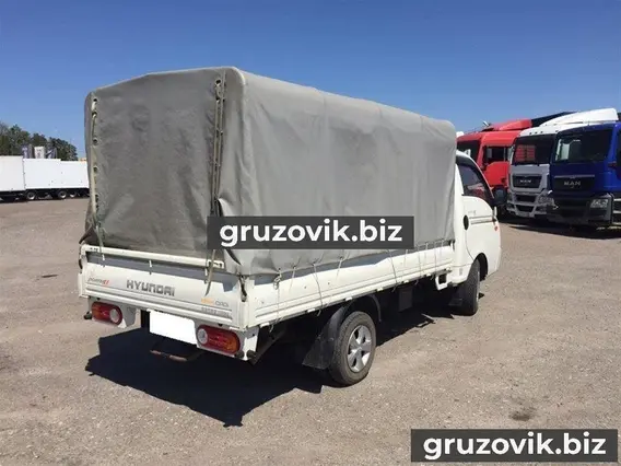 Тентованный грузовик Hyundai Porter II 2013 года б/у фото 3