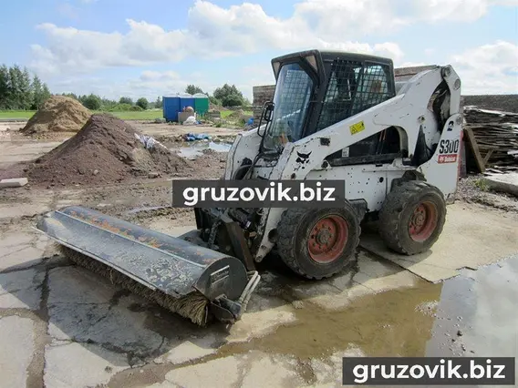 Фронтальный погрузчик Bobcat S300 2010 года б/у фото 4
