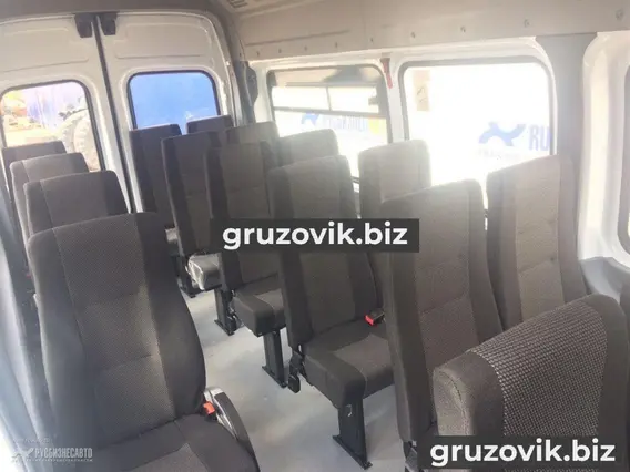 Микроавтобус Ford Transit 2018 года новый фото 4