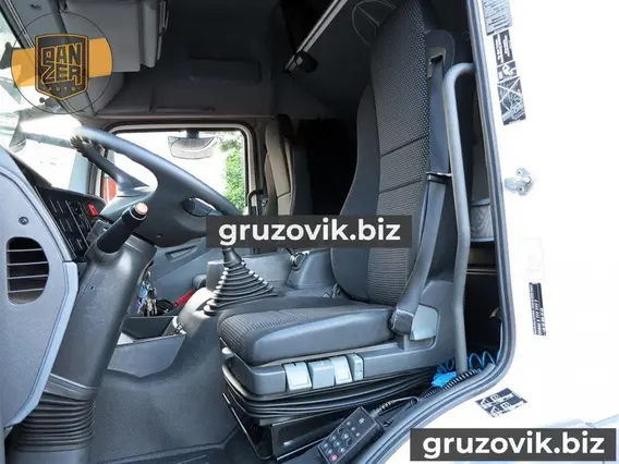 Тентованный грузовик Mercedes-Benz Atego 1229L 2013 года б/у фото 4