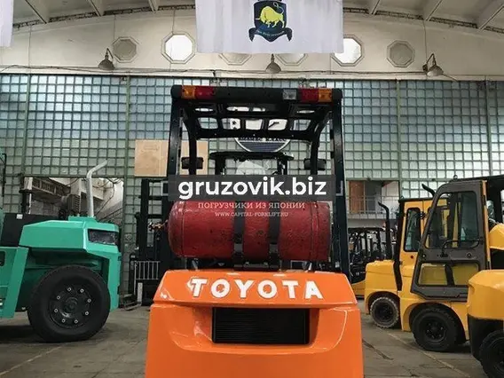 Вилочный погрузчик Toyota 42-7FG18 2004 года б/у фото 2