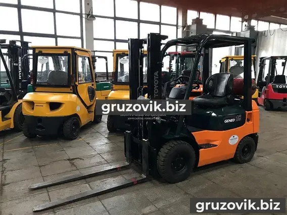 Вилочный погрузчик Toyota 42-7FG18 2004 года б/у фото 8