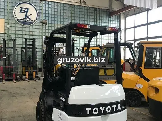 Вилочный погрузчик Toyota 7FB15 2004 года б/у фото 5
