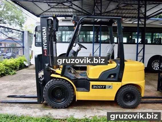 Вилочный погрузчик Hyundai 30D-7E 2018 года б/у фото 3