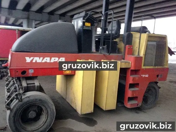 Дорожный каток Dynapac CP142 2011 года б/у