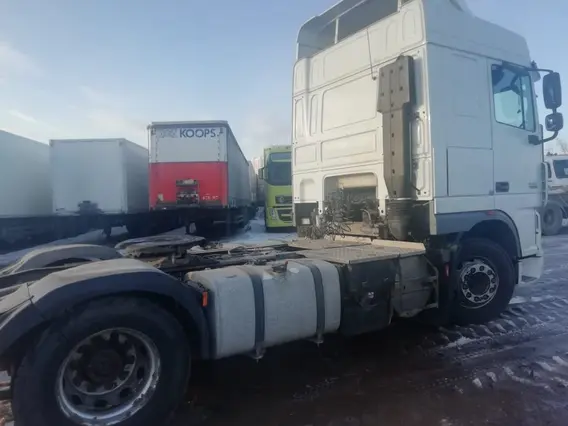 Тягач DAF XF 105.460 2009 года б/у фото 4