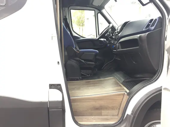 Микроавтобус IVECO Daily 50C15V 2018 года новый фото 5