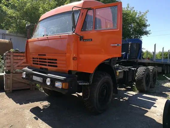 Тягач Камаз 44108-010-10 2015 года б/у