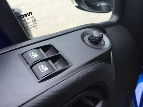 Автофургон IVECO Daily 2023 года новый фото 4