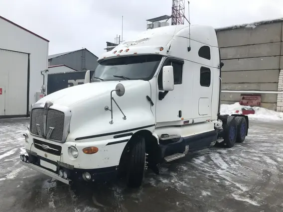 Тягач Kenworth T2000 2003 года б/у
