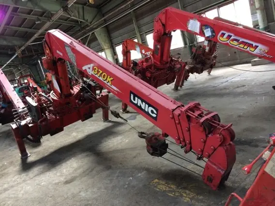 Кран-манипулятор Unic UR-V 373 2003 года б/у