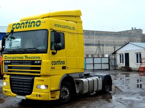 Тягач DAF XF 105 2009 года б/у