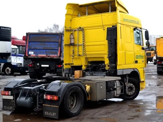 Тягач DAF XF 105 2009 года б/у фото 4