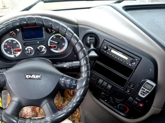 Тягач DAF XF 105 2009 года б/у фото 13