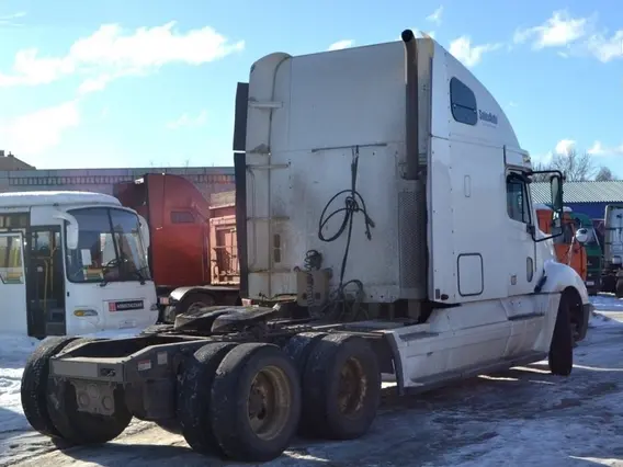 Тягач Freightliner Columbia 2004 года б/у фото 2