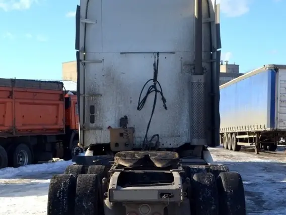 Тягач Freightliner Columbia 2004 года б/у фото 3