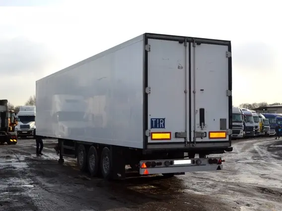 Полуприцеп-рефрижератор Schmitz SKO24 2004 года б/у фото 3