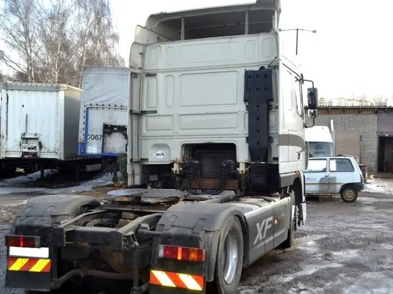 Тягач DAF XF 95.430 2003 года б/у фото 4