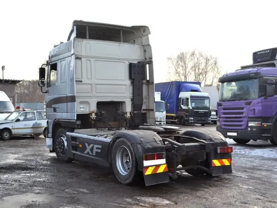 Тягач DAF XF 95.430 2003 года б/у фото 5