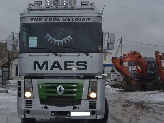 Тягач Renault Magnum 2002 года б/у