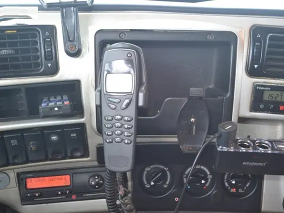 Тягач Renault Magnum 2002 года б/у фото 9