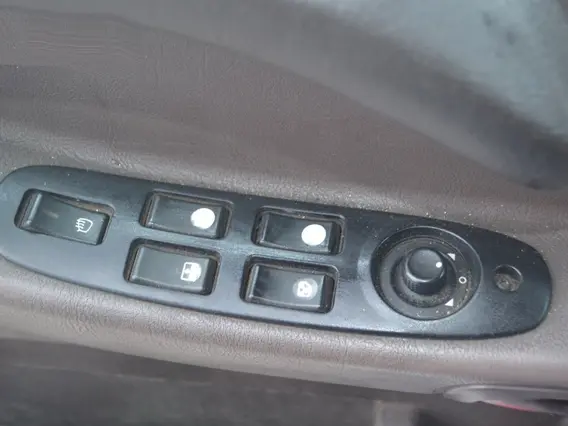 Тягач Renault Magnum 2002 года б/у фото 11
