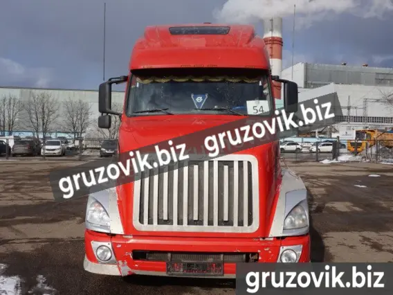 Тягач Volvo VNL 2003 года б/у фото 2