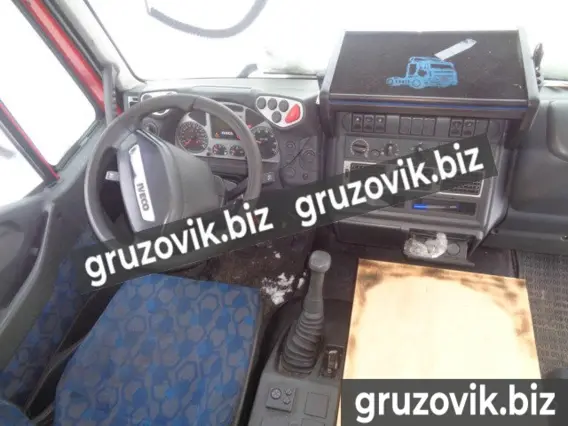 Тентованный грузовик Iveco EuroCargo 75E17 2004 года б/у фото 9