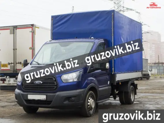 Тентованный грузовик Ford Transit 2017 года б/у
