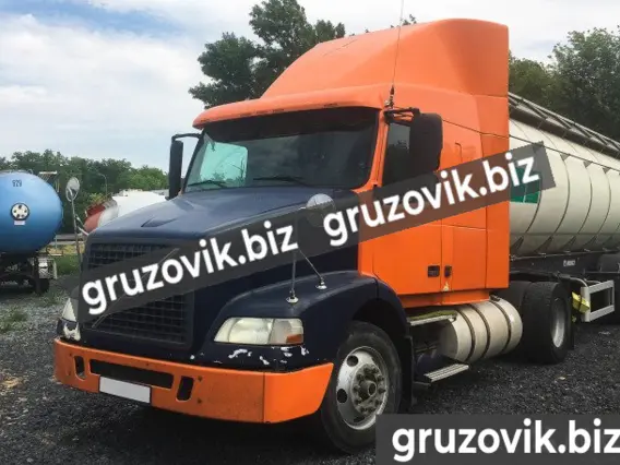 Тягач Volvo NFM-430 2004 года б/у