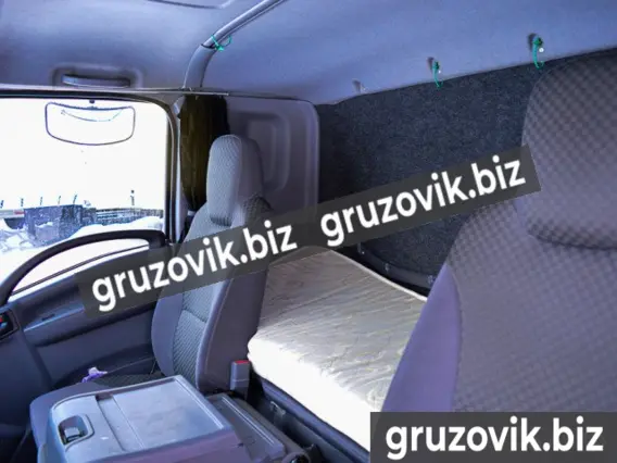 Тентованный грузовик ISUZU Forward 2017 года б/у фото 3