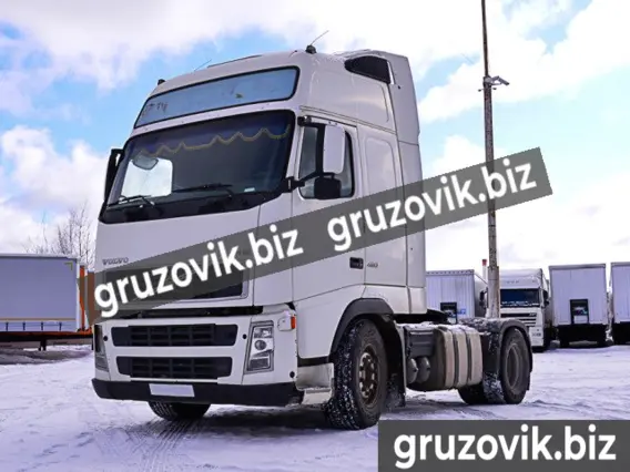 Тягач Volvo FH12 2004 года б/у