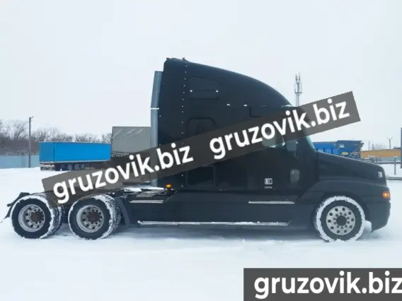 Тягач Freightliner Century Class 2004 года б/у