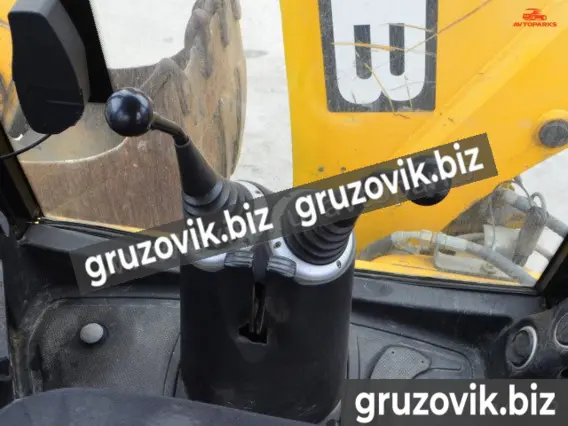 Экскаватор-погрузчик JCB 3CX 2010 года б/у фото 11