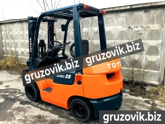 Фронтальный погрузчик Toyota 7FDK25 2006 года б/у фото 2