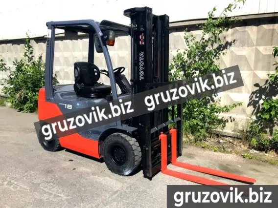 Вилочный погрузчик Toyota 62-8FD18 2011 года б/у фото 2