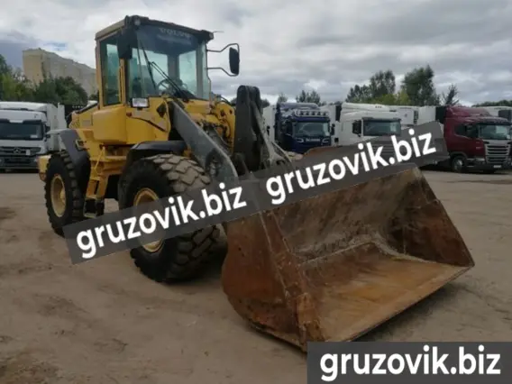 Фронтальный погрузчик Volvo L90E 2004 года б/у фото 3