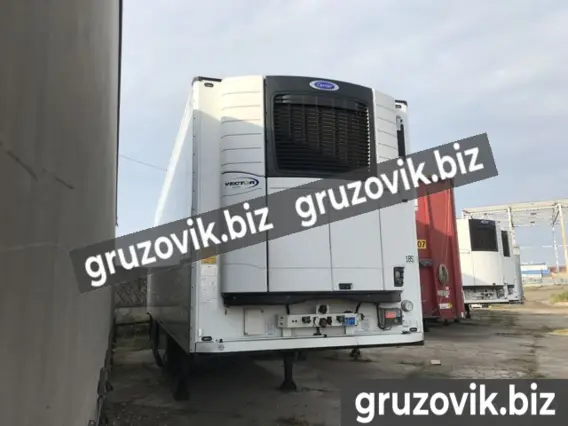 Полуприцеп-рефрижератор Schmitz SKO24 09 2017 года б/у